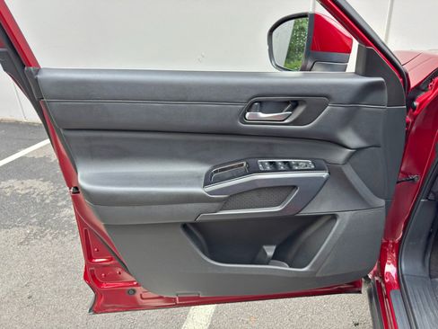 Used 2023 Nissan Pathfinder SL FWD image 40