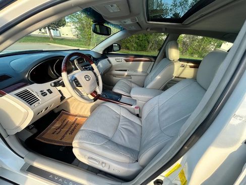 Used 2011 Toyota Avalon Limited FWD image 13