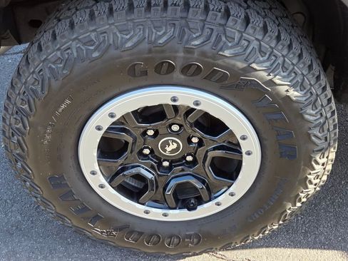 Used 2025 Ford Bronco Badlands AWD/4WD image 10
