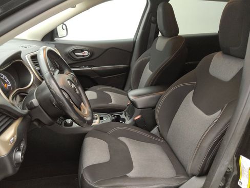 Used 2014 Jeep Cherokee Latitude AWD/4WD image 17