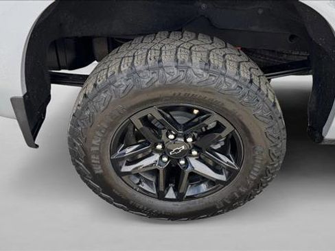Used 2024 Chevrolet Silverado 1500 Custom Trail Boss w/ LPO, Dark Essentials Package AWD/4WD image 9