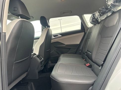 New 2026 Volkswagen Taos SE image 13