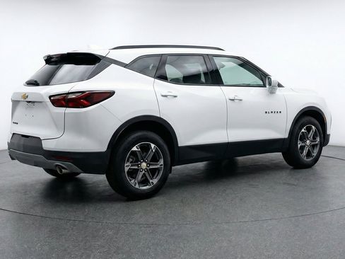 Used 2025 Chevrolet Blazer LT FWD image 9