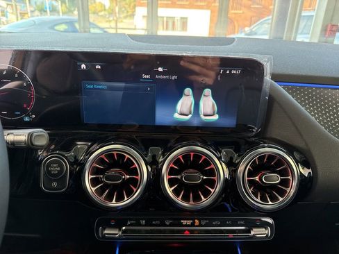 Certified 2025 Mercedes-Benz GLA 250 4MATIC image 32