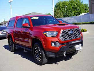 Used 2021 Toyota Tacoma TRD Sport w/ TRD Premium Sport Package AWD/4WD video 1