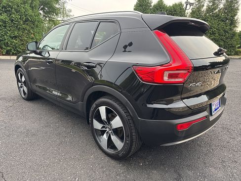 Used 2020 Volvo XC40 T5 Momentum w/ Protection Package Premier AWD/4WD image 9