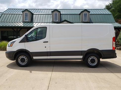Used 2016 Ford Transit 250 130 Low Roof RWD image 2