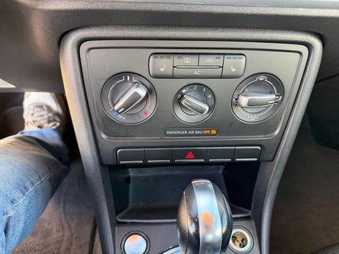 Used 2012 Volkswagen Beetle 2.5 image 20