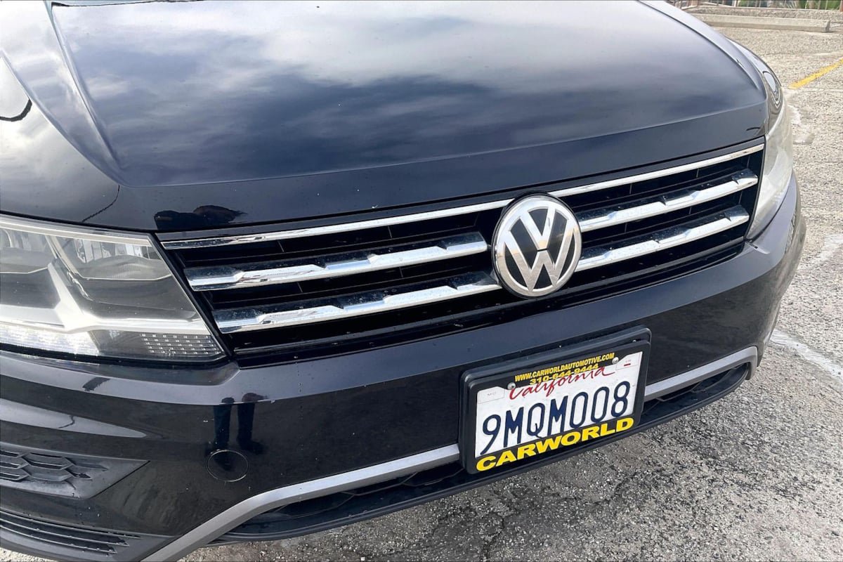 Used 2018 Volkswagen Tiguan SE w/ Panoramic Sunroof Package FWD image 29