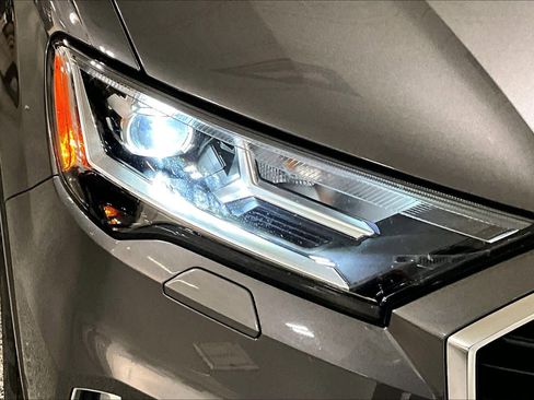 Used 2023 Audi Q7 2.0T Premium w/ Convenience Package image 29