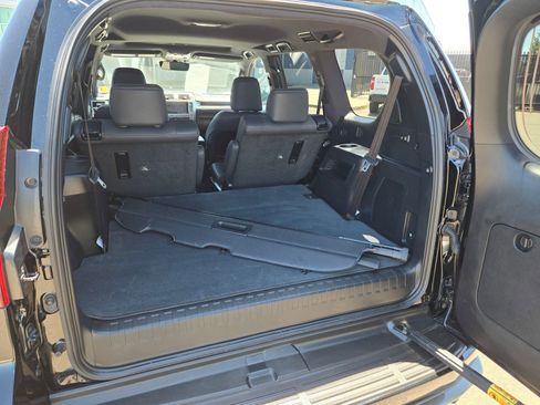 Used 2021 Lexus GX 460 Premium w/ Accessory Package AWD/4WD image 12