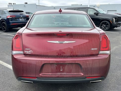 Used 2019 Chrysler 300 Touring w/ Sport Appearance Package image 3