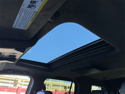 Used 2020 Cadillac Escalade Platinum image 24