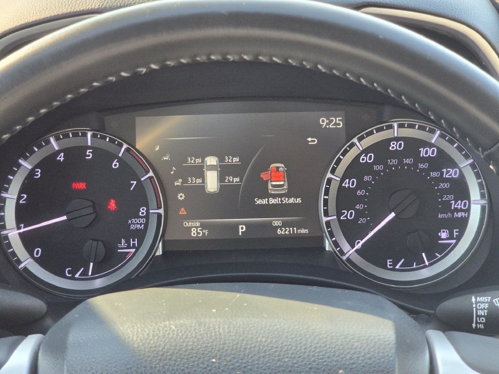 Used 2023 Toyota Highlander XLE FWD image 16