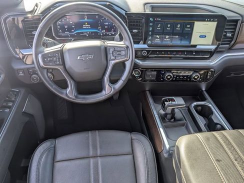 Used 2025 Chevrolet Silverado 1500 High Country w/ Midnight Edition AWD/4WD image 12