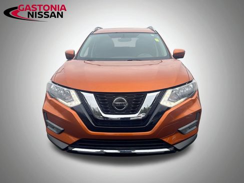 Used 2018 Nissan Rogue SV w/ Premium Package image 38