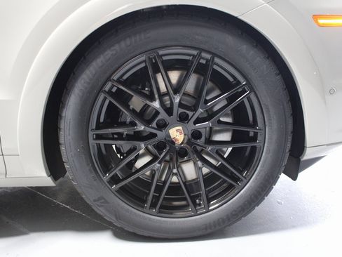 New 2025 Porsche Cayenne GTS image 14