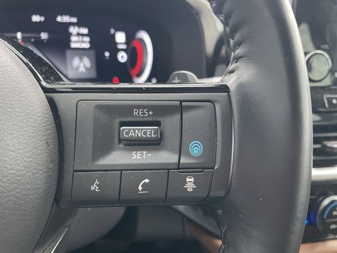 Certified 2024 Nissan Pathfinder Platinum w/ Lighting Package (N92) image 12