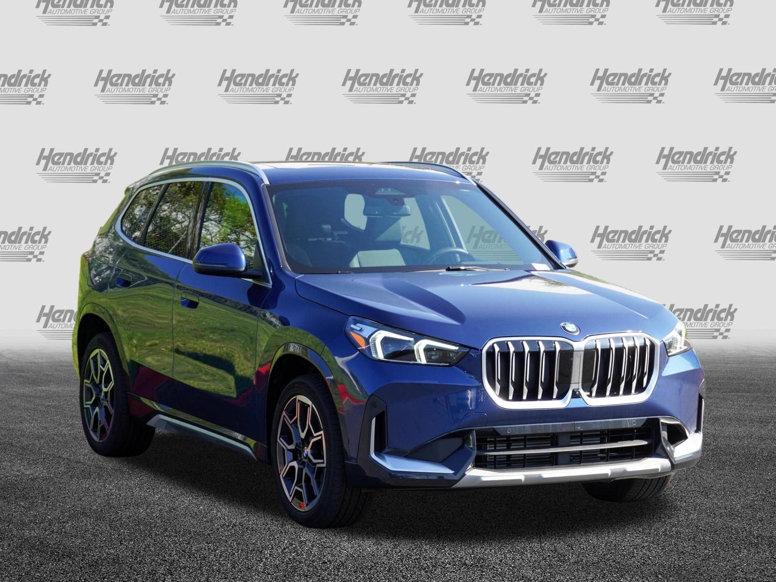 Used 2025 BMW X1 xDrive28i AWD/4WD image 2