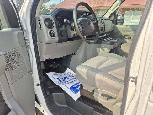 Used 2014 Ford E-250 and Econoline 250 w/ Power Group RWD image 12