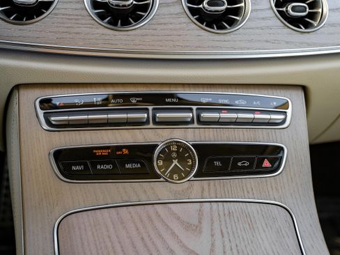 Used 2019 Mercedes-Benz E 450 Coupe w/ AMG Line Package image 22