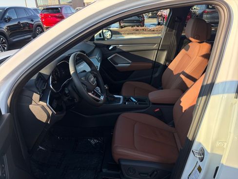 Certified 2025 Audi Q3 2.0T Premium Plus w/ Premium Plus Package image 30