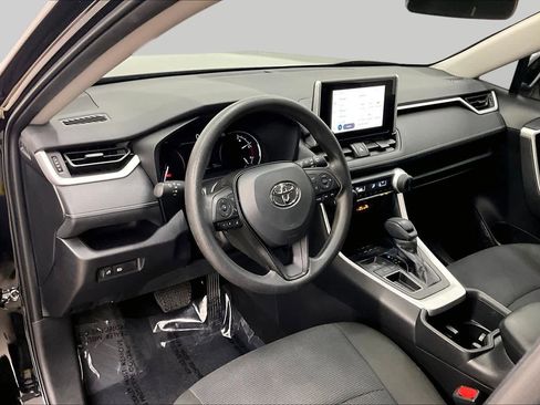 Used 2023 Toyota RAV4 LE FWD image 18