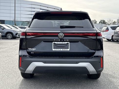 New 2026 Volkswagen Tiguan SE FWD image 4