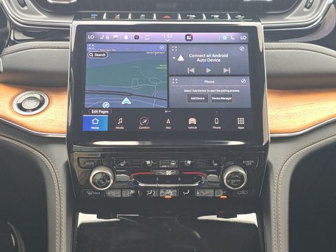 Used 2023 Jeep Grand Cherokee Summit AWD/4WD image 25