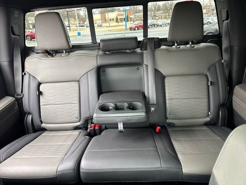 Used 2022 Chevrolet Silverado 1500 ZR2 w/ Technology Package image 39