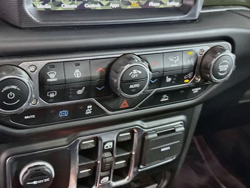 Used 2023 Jeep Wrangler Unlimited w/ Cold Weather Group AWD/4WD image 24