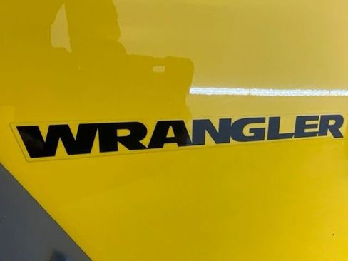 Used 2015 Jeep Wrangler Rubicon w/ Connectivity Group image 25