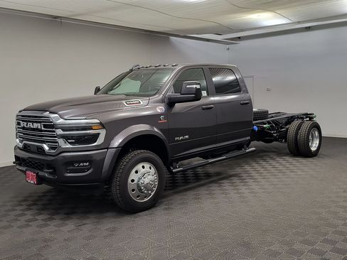 New 2027 RAM 5500 4x4 Crew Cab image 1