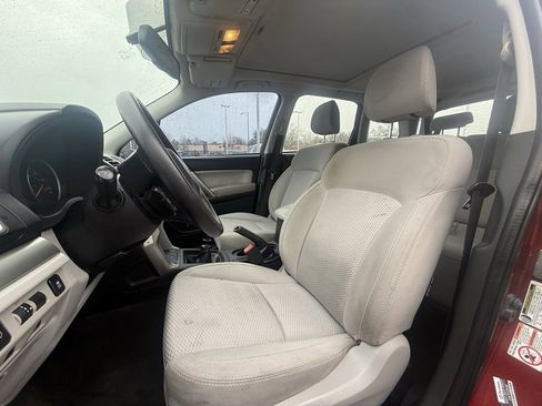 Used 2016 Subaru Forester 2.5i Premium image 10