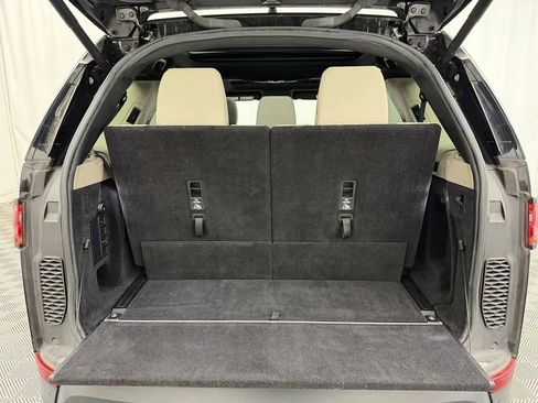 Used 2020 Land Rover Discovery Landmark AWD/4WD image 45