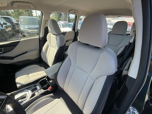 Used 2024 Subaru Forester AWD/4WD image 13