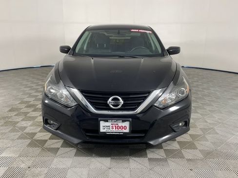 Used 2017 Nissan Altima 2.5 SR w/ Midnight Edition Package FWD image 17