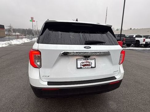 Used 2021 Ford Explorer XLT image 4