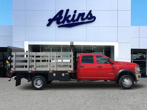 Used 2022 RAM 5500 Tradesman w/ Chrome Appearance Group RWD image 1