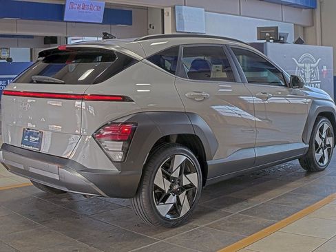 Used 2024 Hyundai Kona Limited FWD image 2