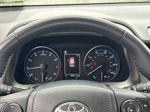 Used 2018 Toyota RAV4 XLE image 26