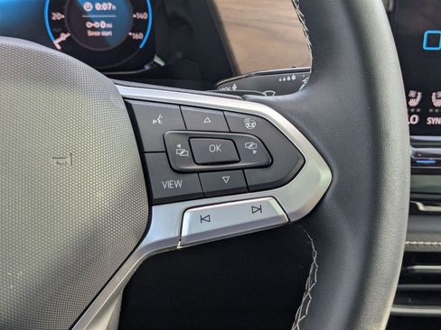 Used 2025 Volkswagen Atlas SE image 17