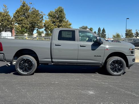 New 2026 RAM 2500 Laramie AWD/4WD image 2