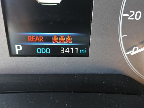 Used 2025 Toyota Corolla LE w/ Convenience Package image 17