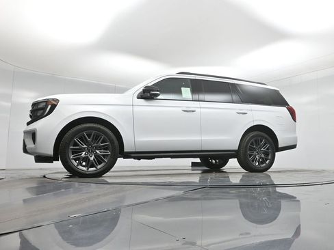 New 2026 Ford Expedition Platinum image 7