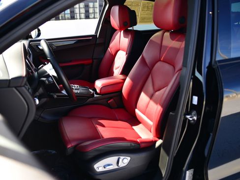 Used 2018 Porsche Macan S image 5