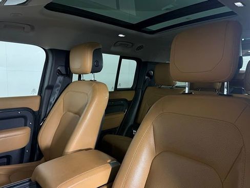 Used 2023 Land Rover Defender 130 First Edition image 31