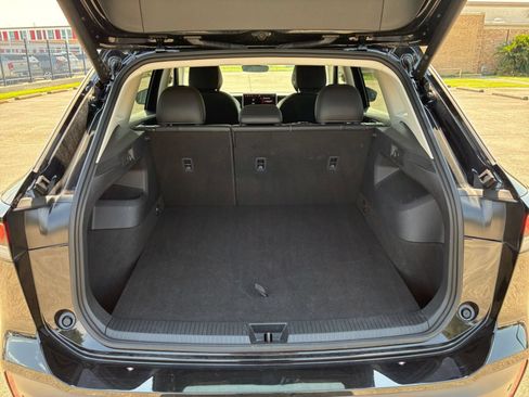 Used 2026 Volkswagen Tiguan SE AWD/4WD image 28