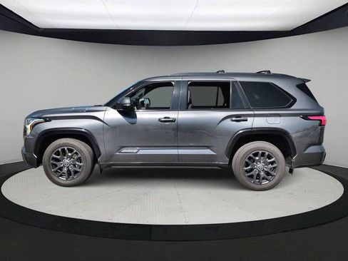 Used 2023 Toyota Sequoia Platinum image 5