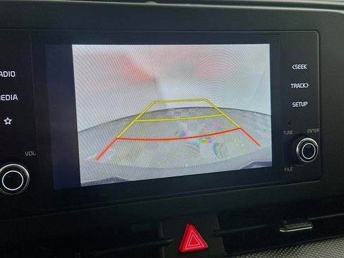 Used 2025 Kia Sportage LX image 21